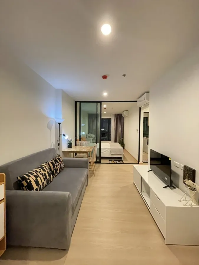 Condo for rent at Terra Residence Phase 1. The unit is partitioned into separate, clearly defined zones. Amazing price! Book now, don't wait!