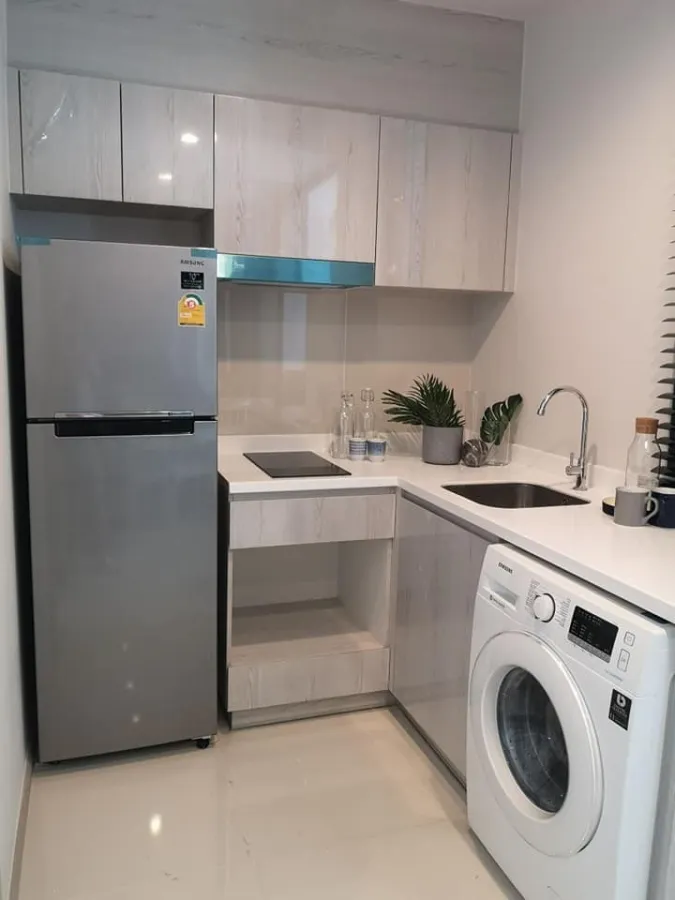 ให้เช่า LIFE ONE WIRELESS ชั้น 35 วิวโล่ง โปร่งสบายตา ห้องตกแต่งอย่างดี ติดวอลเปเปอร์ทั้งห้อง จองเลย