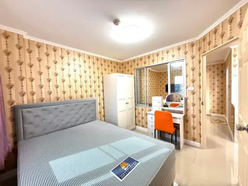 For rent: Lumpini Condotown Bodindecha-Ramkhamhaeng, a lovely room with beautiful wallpaper, good location, hurry and reserve now!