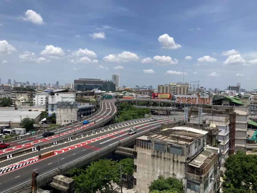 ขายดาวน์ คอนโด ชีวาทัย ปิ่นเกล้า วิวสะพานพระราม 8 ส่วนกลางครบครัน เดินทางสะดวก