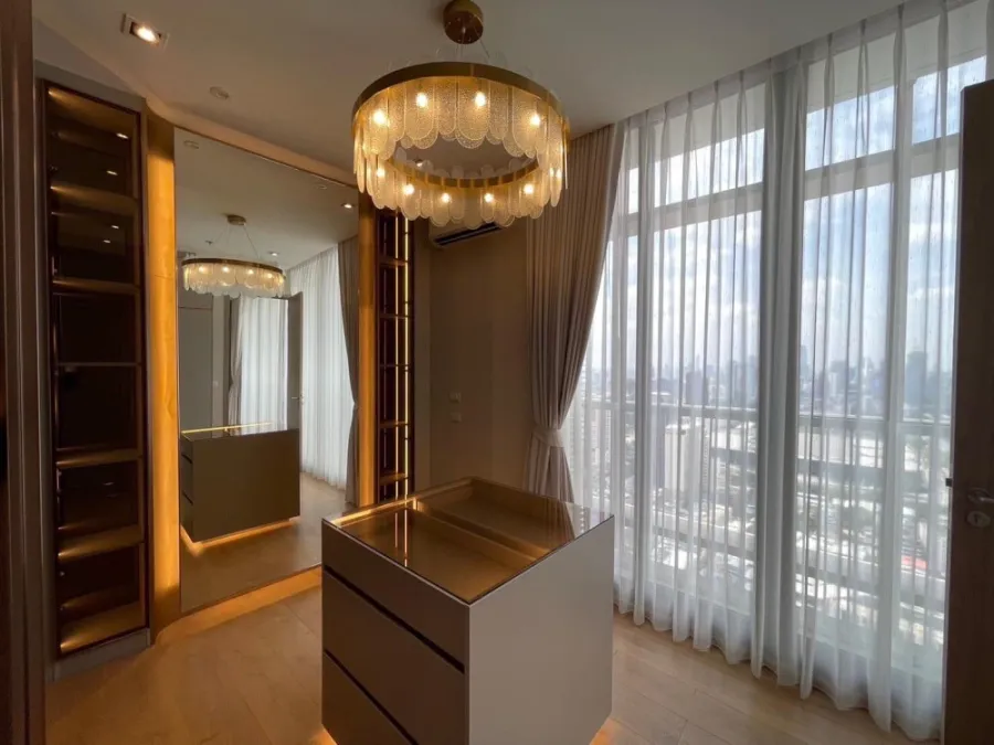 Sale Park 24 Origin Phromphong, very spacious room, beautifully decorated Buit-In, very elegant, beautiful, very livable, don't miss it.
