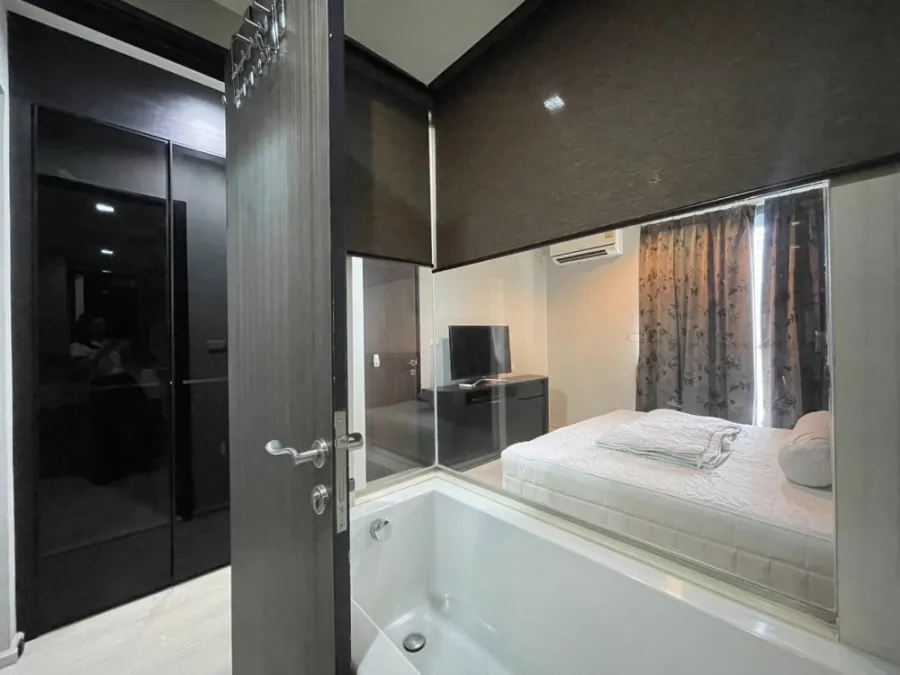 For rent: Rhythm Sukhumvit 44/1, ready to move in, 16th floor, beautiful view, great price, you'll regret it later.