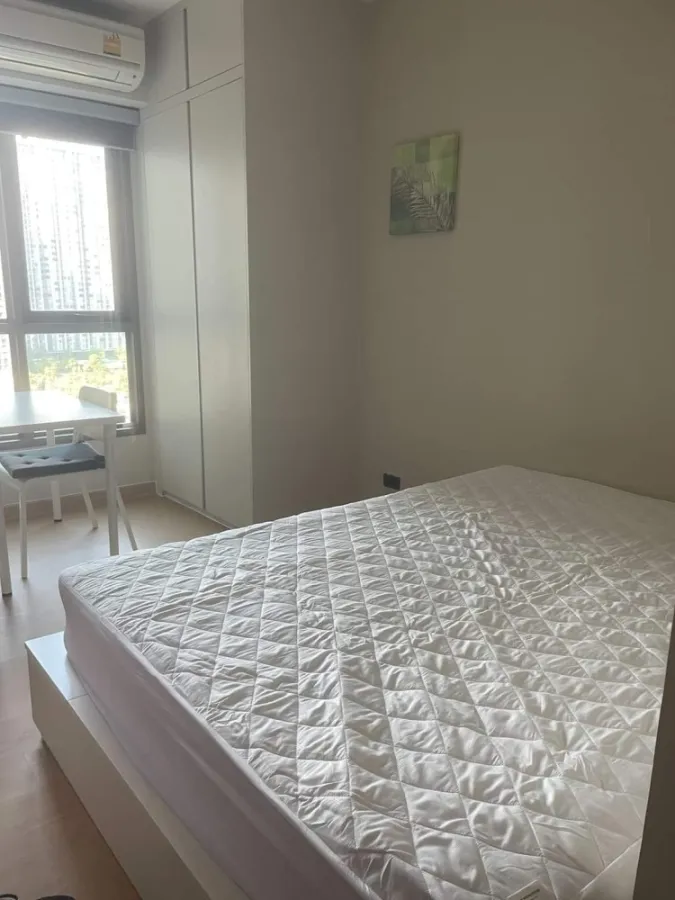 For rent!! Condo Whizdom Station Ratchada-Tha Phra. The room is decorated simply, clean and comfortable. Don't miss out on booking!!