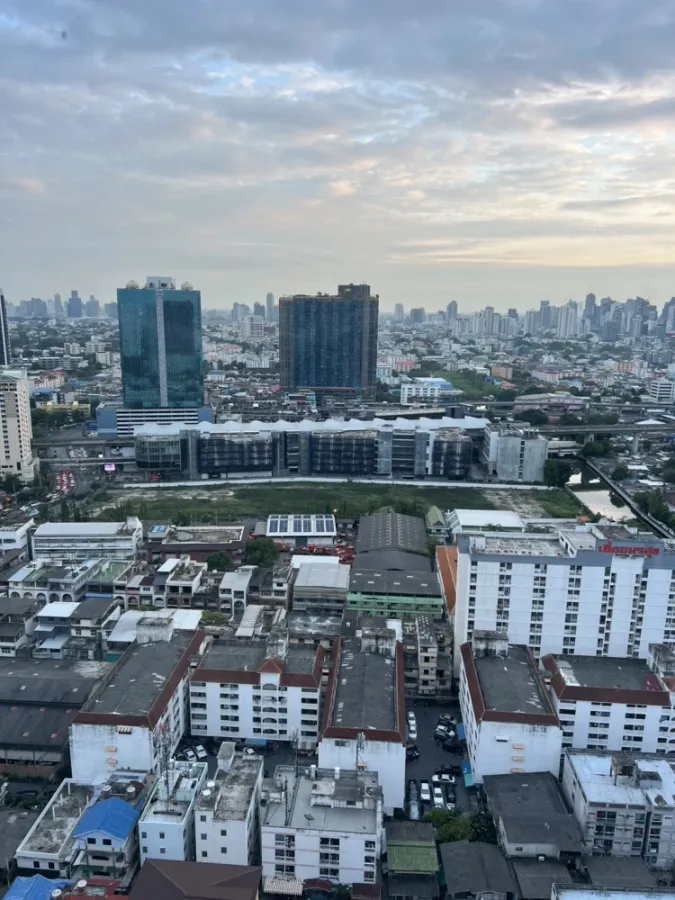 For rent!! Condo Fuse Mobius Ramkhamhaeng Station, 32nd floor, fully furnished, ready to move in. Don't miss it!!