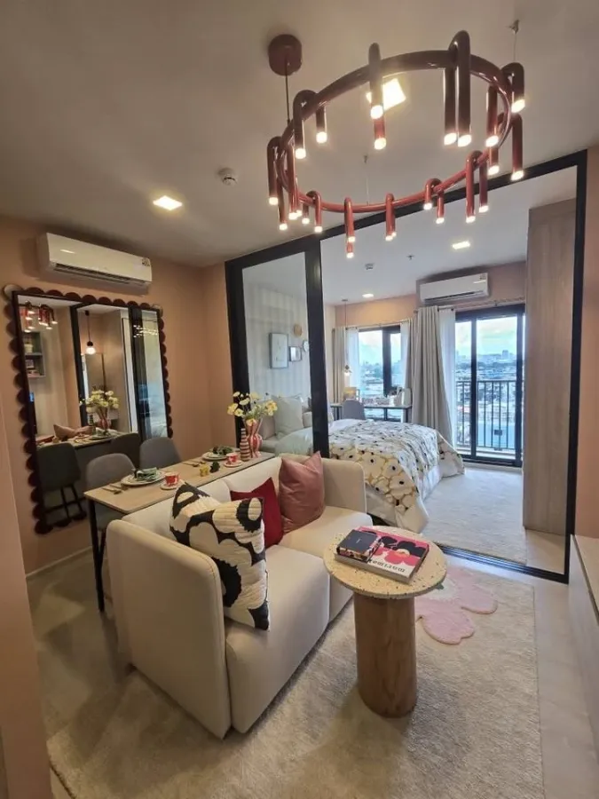Down payment sale FLO by Sansiri, 10th floor, river view, the best side in the project. Come and reserve your ownership today.
