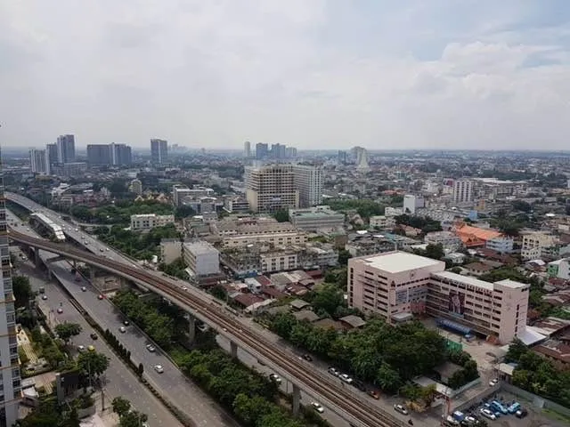 For rent, Ideo Sathorn-Thapra, high floor, beautiful view, fully furnished and ready to move in. If interested, hurry up to reserve now.