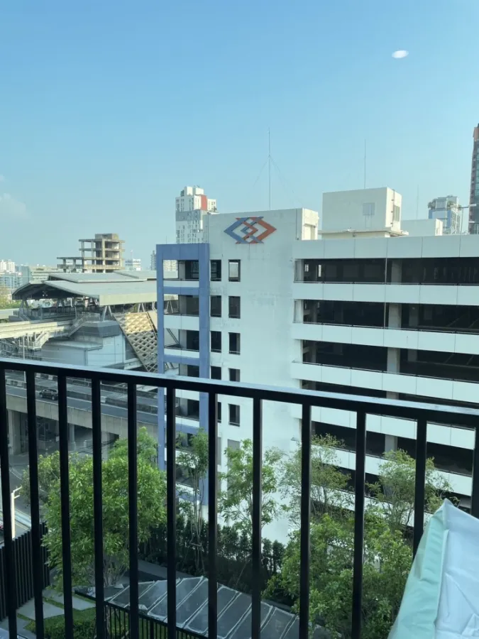 ให้เช่า คอนโด นิว โนเบิล รัชดา - ลาดพร้าว วิวสระว่ายน้ำ ทิศใต้ ห้องใหม่ เฟอร์นิเจอร์ใหม่