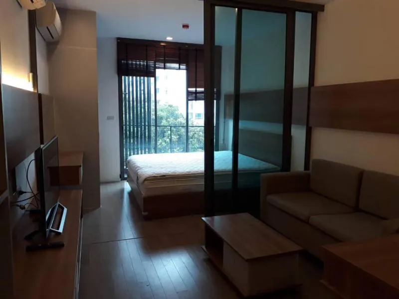 Condo for rent / sale, Trapezo Sukhumvit 16, beautiful room, fully furnished Central well Ready to own