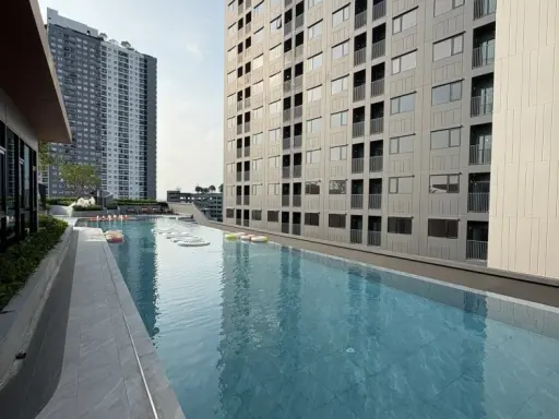 Selling down payment for The Origin Sukumvit - Praksa, 31st floor, North facing, breezy and not hot. The unit is opposite the fire escape with an unob