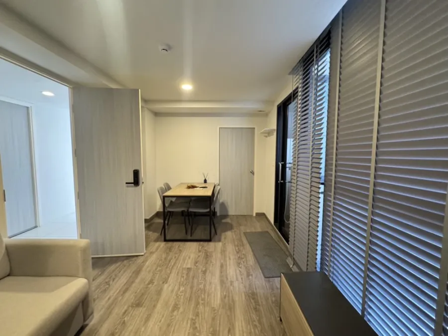 Urgent sale! Flexi Condo Sathorn-Charoen Nakhon. Large, comfortable room with plenty of usable space. Come and reserve yours today!