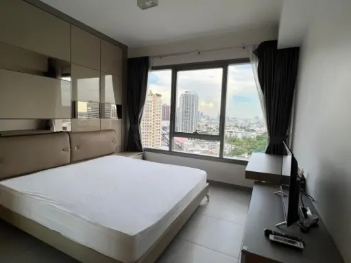 For rent: The Loft Ekkamai, 21st floor, good view, spacious room, comfortable to live in, comes with complete decorations. Book now quickly.