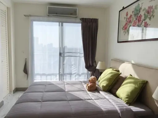 For rent: The Parkland Srinakarin, spacious room, lots of usable space, comes with complete furniture, just bring your bags and move in.