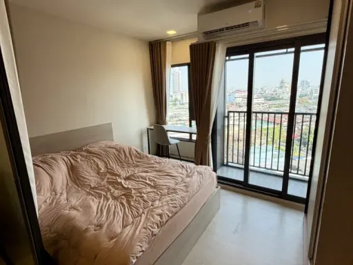 FOR RENT | FLO by Sansiri River View Unit. Clean room, beautiful built-in furniture, ready to move in. Book now, don't miss out!