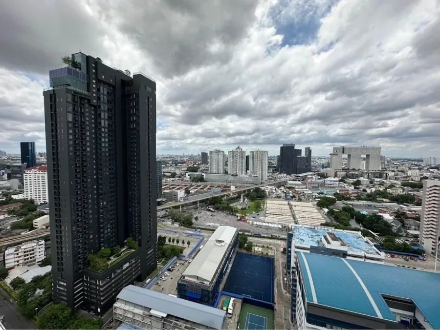 For sale: Abstract Phahon Yothin Park, 30th floor, great view, facing north, not hot, no buildings blocking the view, hurry up and grab it.