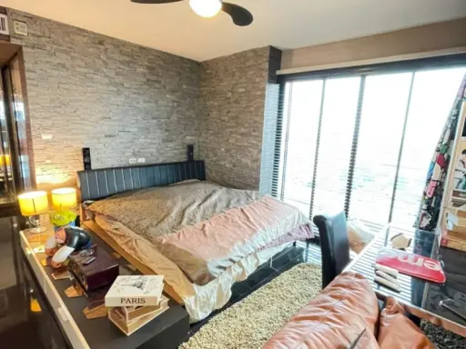 Condo for sale or rent, Supalai Casa Riva Vista, 2 rooms, Big loft studio style, corner room, cool breeze, can't miss it.