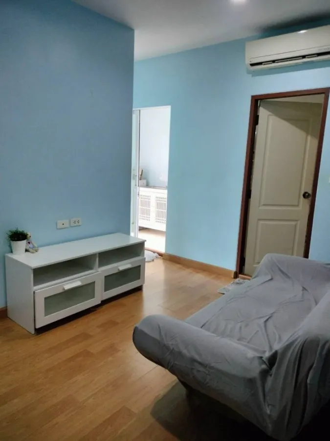 For rent, Ace Ratchada, simple decorated room, nice to sleep, fully furnished, good price, don't miss it.