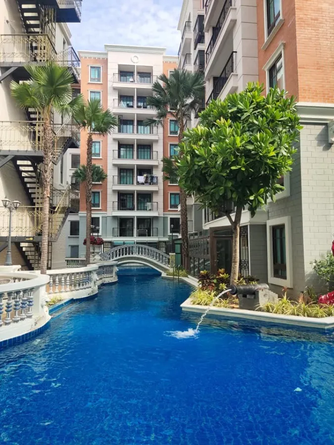 For rent: Espana Condo Resort Pattaya (Jomtien), spacious room, pool view, fully furnished, good like this, book now.
