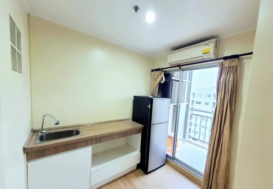 For sale: Lumpini Condo Town Ramintra-Nawamin. Ready to move in, fully furnished with appliances. Book now! Don't miss out! +++
