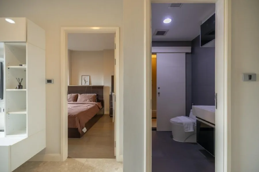Urgent sale, Condo The Crest Sukhumvit 34, spacious room. Great usable space, hurry and reserve now.