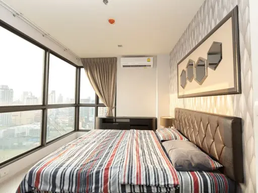 For rent, Rhythm Sukhumvit 44/1 2 Bedrooms 1 bathroom looks very nice, beautiful view, miss it and you will regret it.
