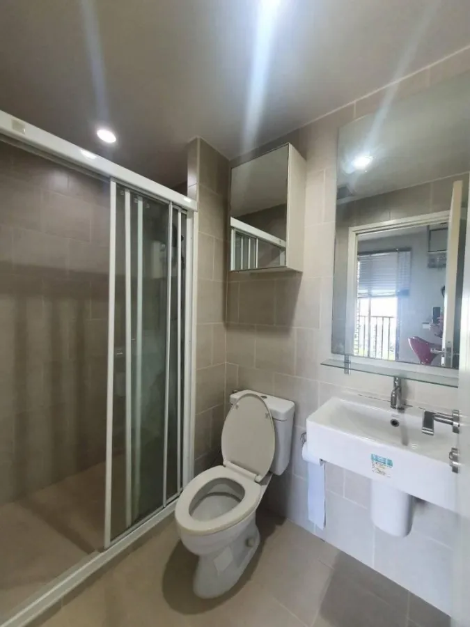 For rent, The Base Chaengwattana, Building B, 11th floor, Klang-dee height, fully furnished, ready to move in. Interested, hurry to reserve now.