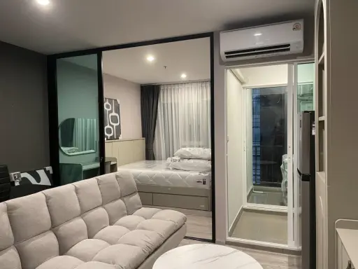 For rent: Regent Home Bangna, high floor (30th floor), river view, get both a view and full breeze, live there and it's not hot, very worth booking.