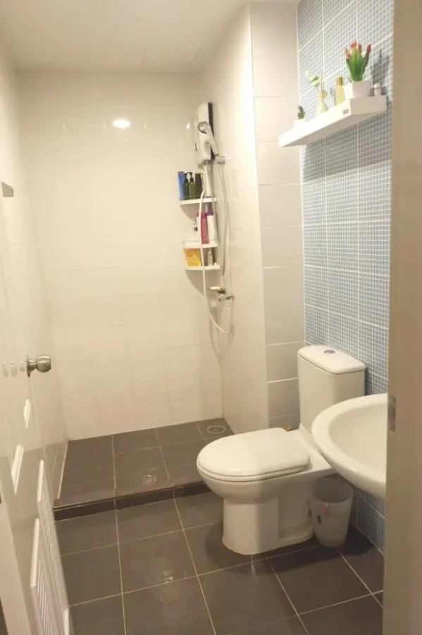 For rent, The Kith Tiwanon, nice room, partitioned, 5th floor, fully furnished + electrical appliances, hurry to book
