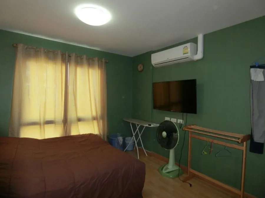 Condo for rent, Incio Serithai, corner room, near the intersection, convenient to travel, do not miss