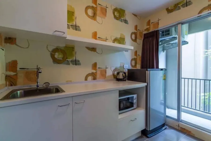 For sale: Plum Condo Laem Chabang, 1 bedroom, 1 bathroom, nice wallpaper, fully furnished, reserve now!
