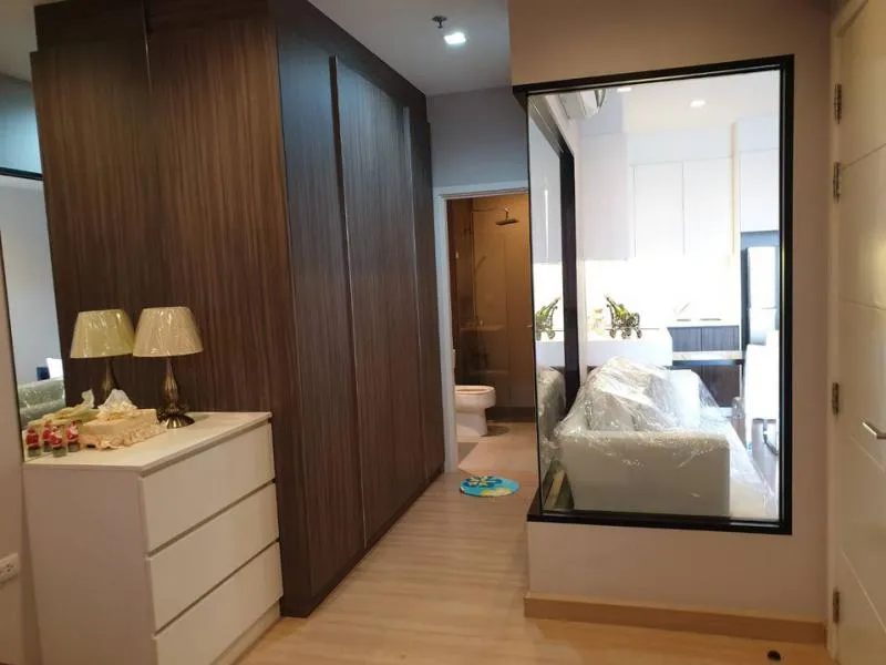 ขาย urbano absolute sathon-taksin ห้องตกแต่งสวยเรียบง่าย โทนสีขาว ชั้นสูง วิวแม่น้ำ ทิศใต้ เฟอร์ครบ