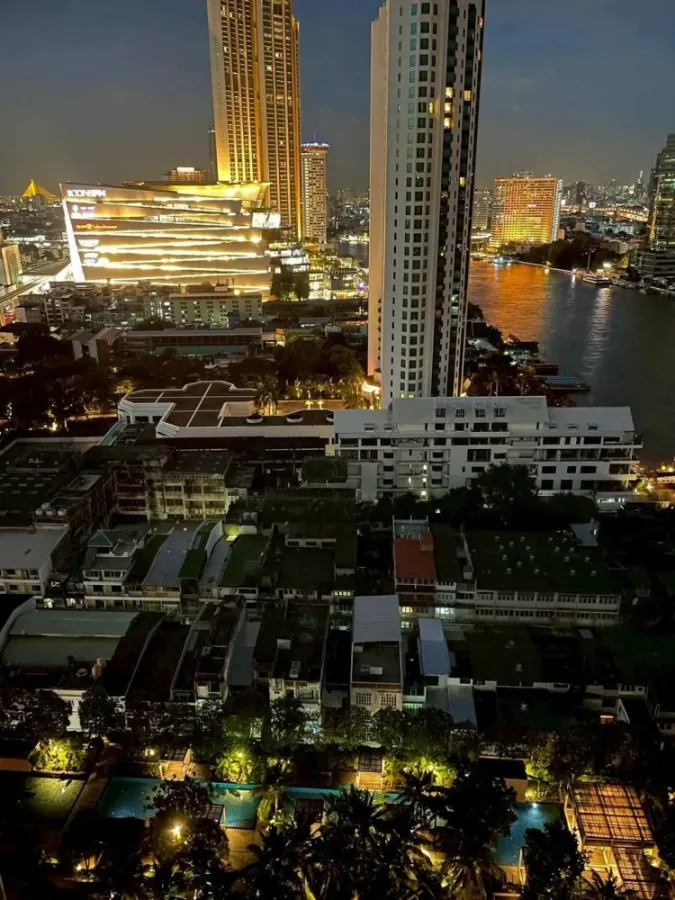 ให้เช่า The River ห้องอยู่ชั้นสูง วิวแม่น้ำเจ้าพระยา ห้องโปร่งโล่ง กระจกเต็มบาน ห้องนั่งเล่นกว้าง โปร่งสบาย