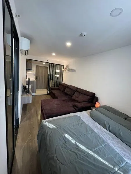 For rent, The Origin Phahon - Saphan Mai, with a walk in closet, plus a large sofa. If you don't reserve, you will miss a lot.