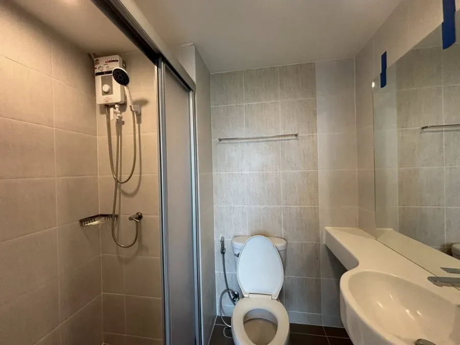 For sale: Lumpini Ville Naklua - Wongamat, Building A, 10th floor. Fully furnished with built-in furniture. Book now!