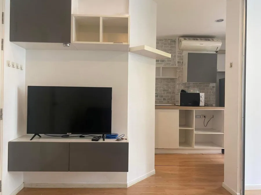 Condo for rent Lumpini Ville On Nut-Pattanakarn The room is separated into sections. Clearly divided into zones You must book now.