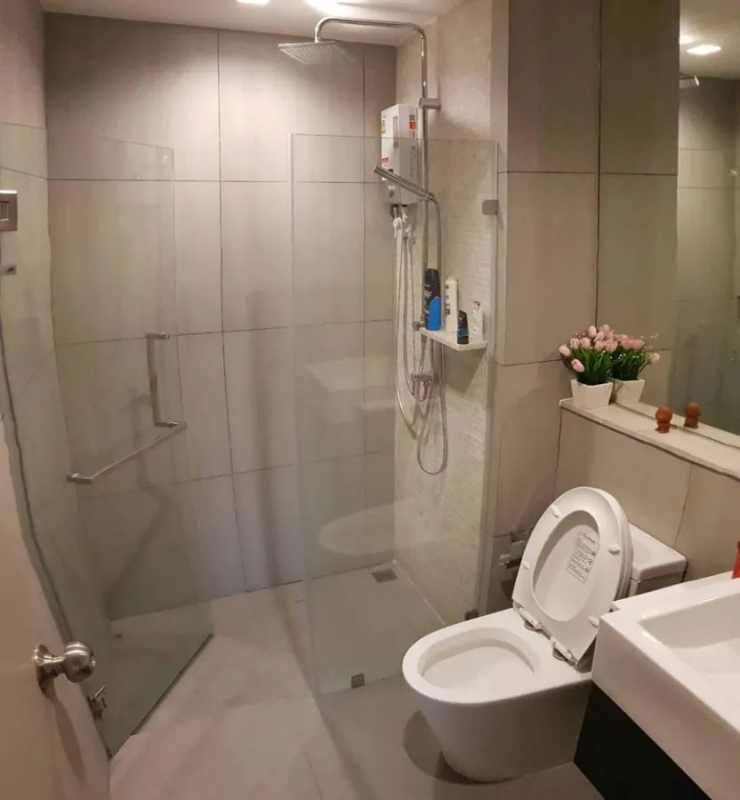ขาย/ให้เช่า คอนโด The Politan Rive ชั้น สูง วิวสระว่ายน้ำ พร้อมเครื่องใช้ไฟฟ้าครบ ดีแบบนี้ไม่จองพลาด