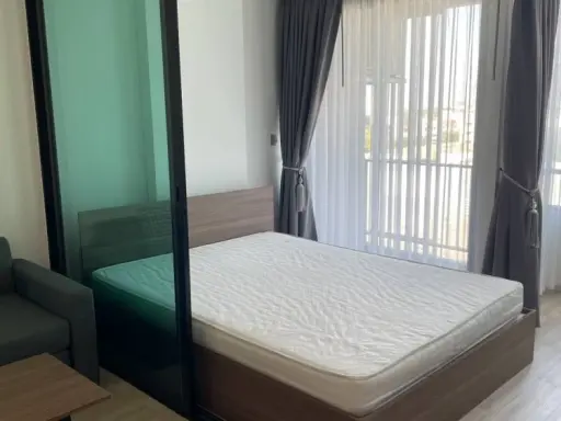 For rent: Atmoz Lat Phrao 71, complete with appliances and furniture. Just bring your bags and move in.