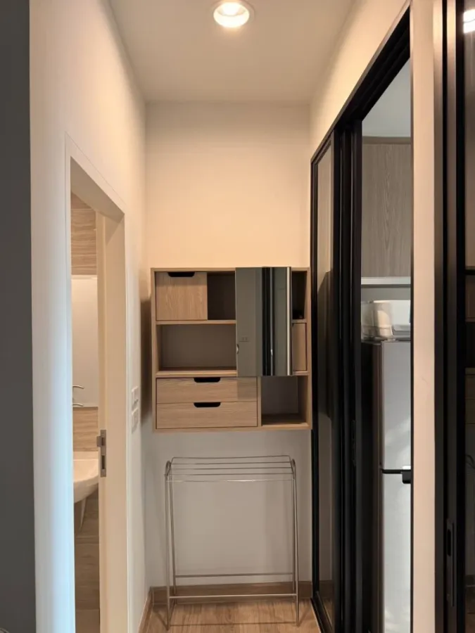 Selling Niche MONO Sukhumvit-Bearing, ready to move in immediately. No need to buy additional furniture or appliances.