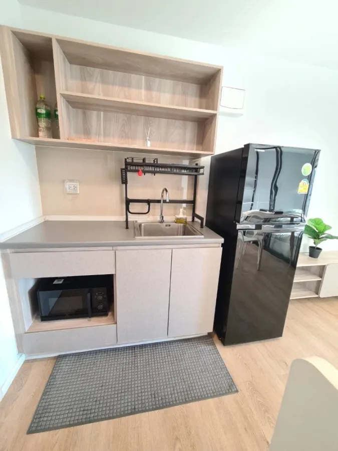 For rent, Kev TU, Building A, 5th floor, partition room, comes with complete decoration. If interested, hurry and reserve now. Don't miss it.