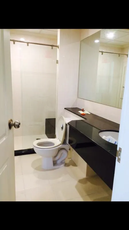Urgent for rent !! Supalai Premier Place Condo Asoke, large room, appliances with complete furniture, book now !!