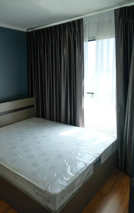 For rent: Lumpini Place Borommaratchachonnani - Pinklao, chic blue room. Decorated simply but perfectly. Book now.