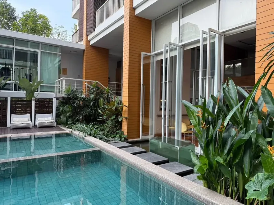 ให้เช่า Haven พหลโยธิน ชั้น 1 พร้อมระเบียง pool access จากห้องนอน ได้วิวสวนหย่อมจากห้องนั่งเล่น พลาดแล้วจะเสียใจ