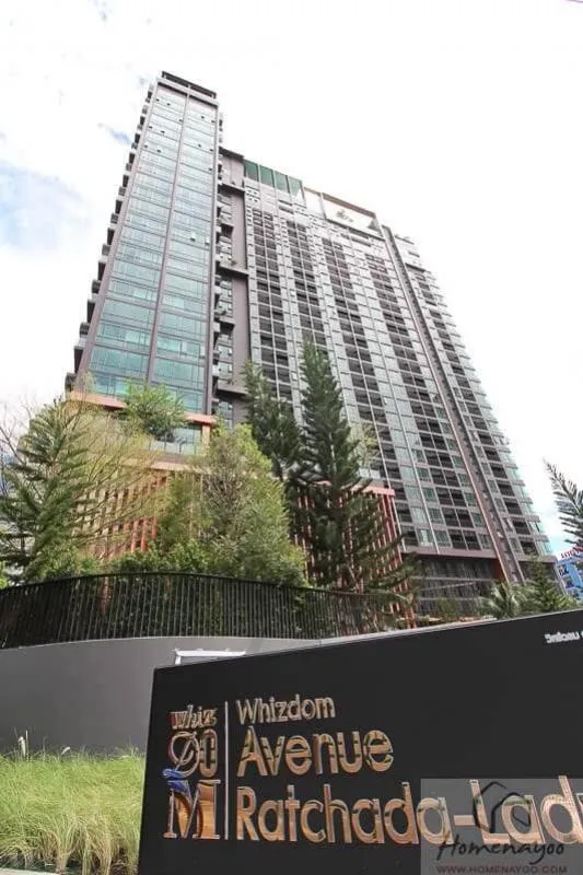 For rent or sale Whizdom Avenue Ratchada-Ladprao, fully furnished, put your clothes in your bag to book. Swimming pool, good view