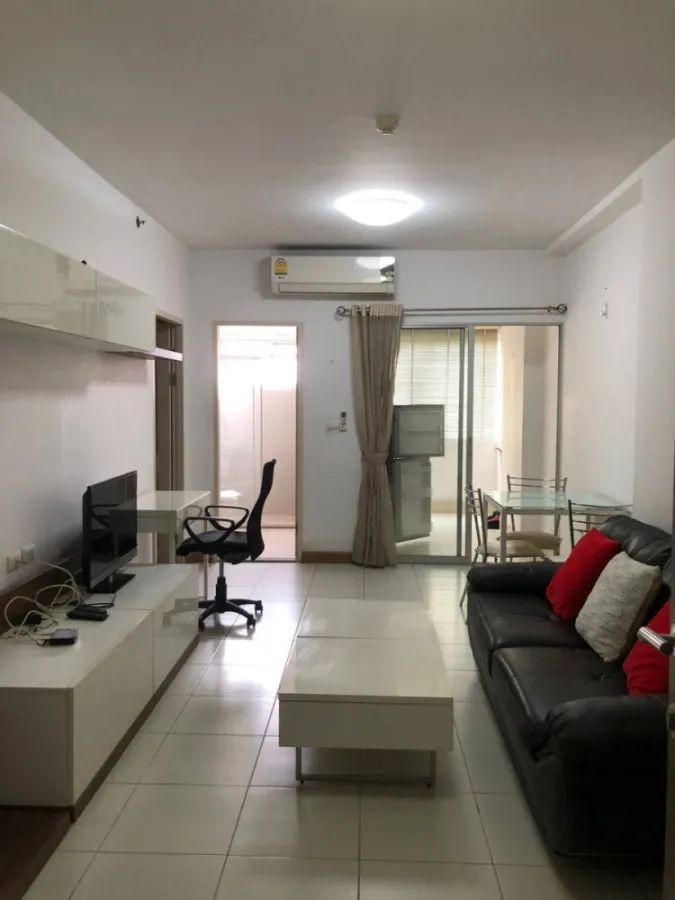 Condo for rent Supalai Park Asoke-Ratchada, pool view New renovated room, ready to move in, don't miss it!!