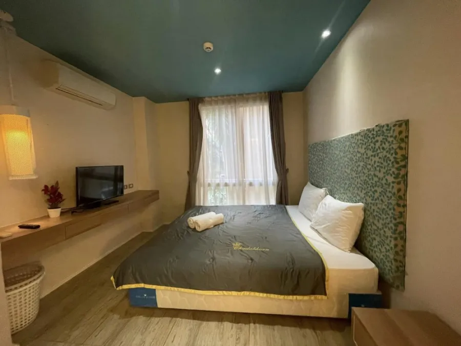 For rent: Atlantis Condo Resort Pattaya (Jomtien), 2 large bedrooms, swimming pool view, very chill, must be arranged.