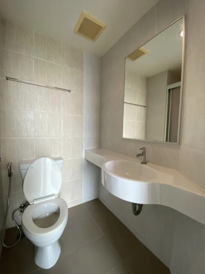 For rent, Lumpini Nawamin Sri Burapha, 1 bedroom, 8th floor, good washing machine. You must make a reservation like this.