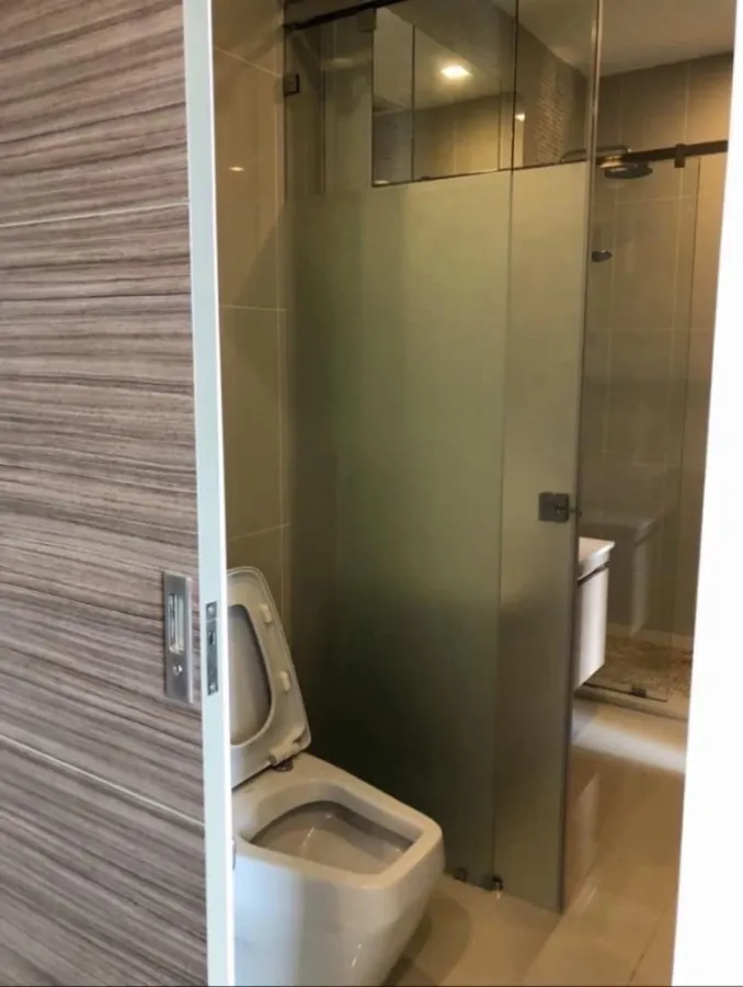ขาย Q Condo Asoke 1 ห้องนอน 1 ห้องน้ำ เฟอร์+เครื่องใช้ไฟฟ้าพร้อม ห้ามพลาดเลยจ้า รีบจอง