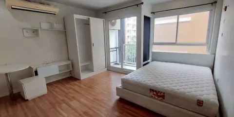 ขาย ให้เช่า WE CONDO ห้องสตูดิโอ ชั้น 5 วิวสระว่ายน้ำ ไม่โดนรบกวนจากภายนอก เฟอร์นิเจอร์พร้อมอยู่ จองเลย
