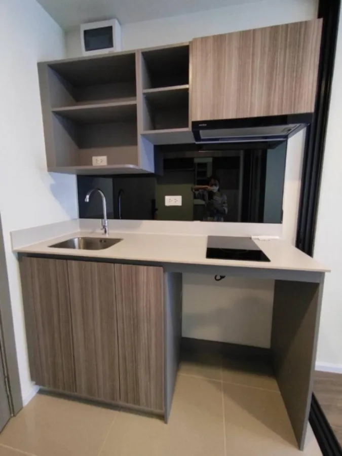 For sale: The Origin Ramintra 83 Station, 4th floor, corner room, new room, nice to live in. Reserve now and own it. Urgent.