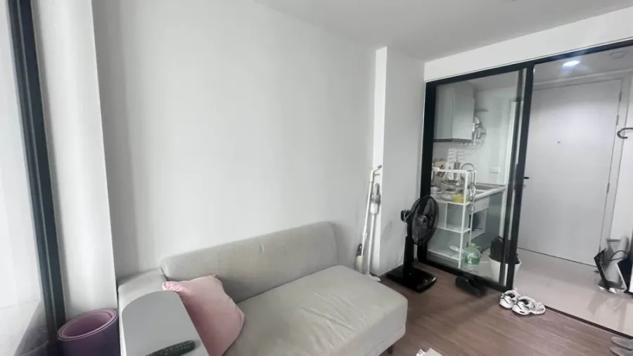 For rent: Niche Mono Rama 9, 6th floor unit. Fully furnished, great location, pool view. Book now!