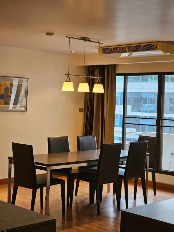 For rent: The Royal Place 2, 20th floor, fully furnished and equipped with appliances. Reserve now!